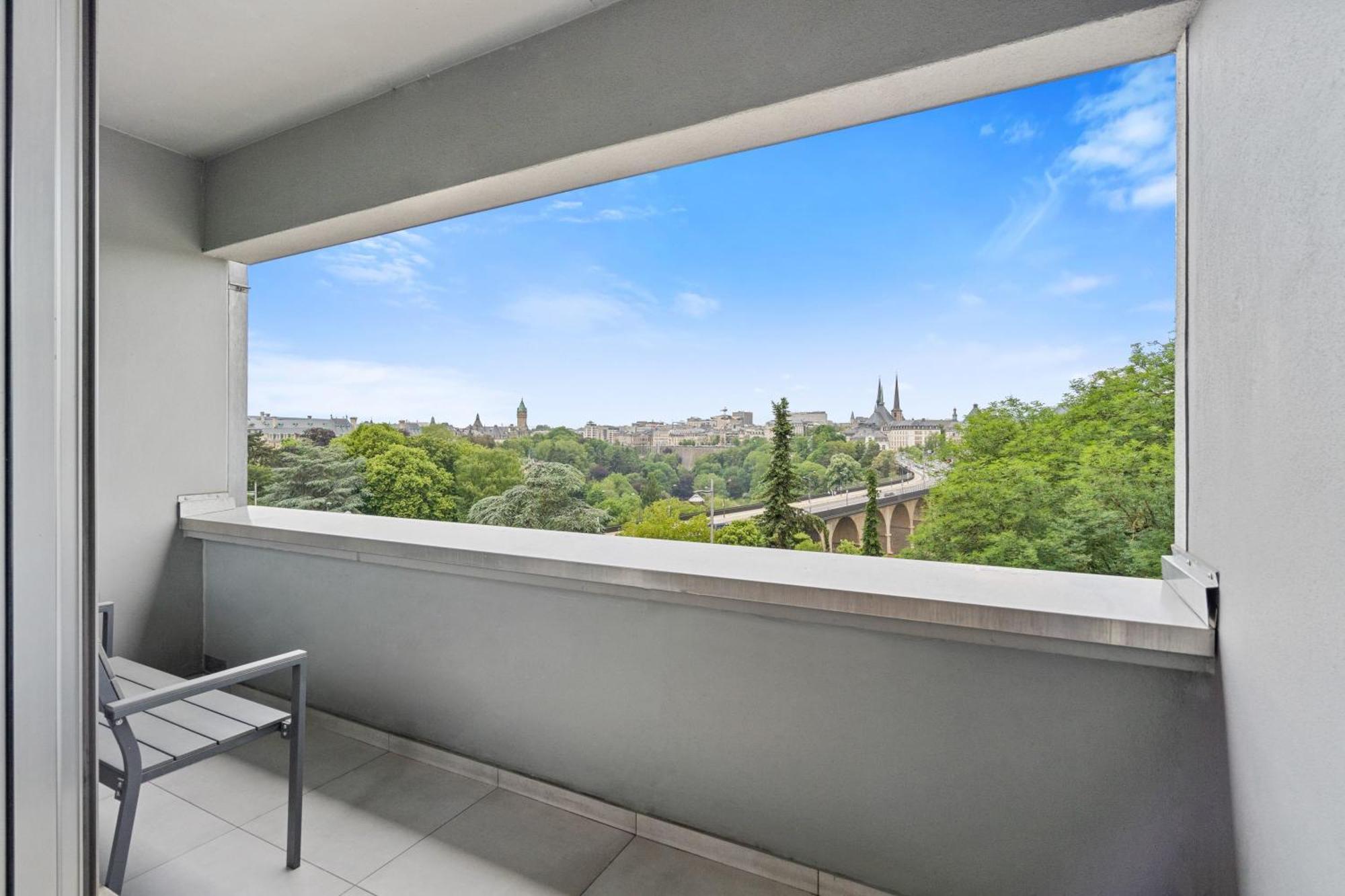 Central Lux 2Br Apt With City Views & Balcony لوكسمبورغ المظهر الخارجي الصورة